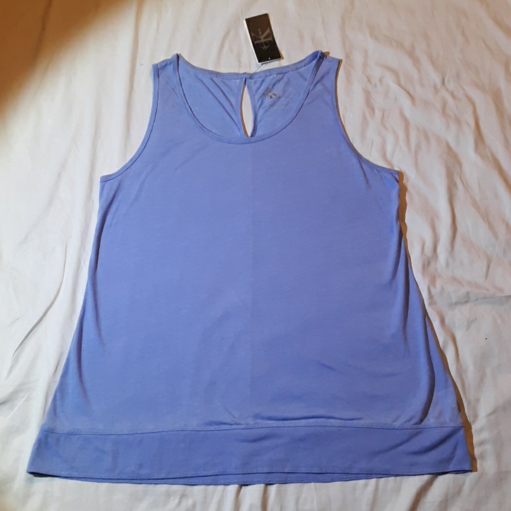 Light blue Tunic w/keyhole on back, NWT🪞